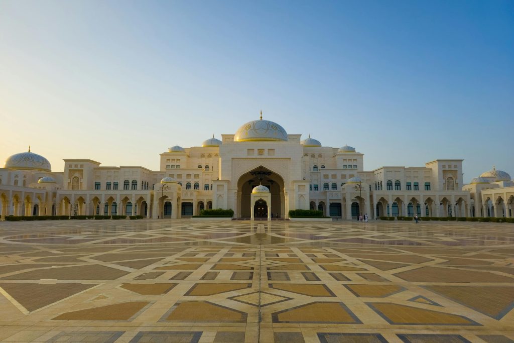 Islamic Finance vs Traditional Loans: Choosing the Right Path with Emirates NBD and ADCB - Como solicitar empréstimo nos Emirados Árabes