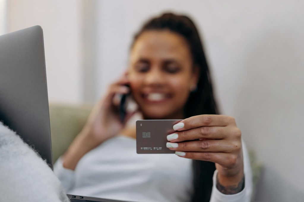 Choosing the Right Card: An In-Depth Look at Credit Offerings from Credicorp Bank to Caja de Ahorros in Panama - Melhores cartões de credito do Panamá