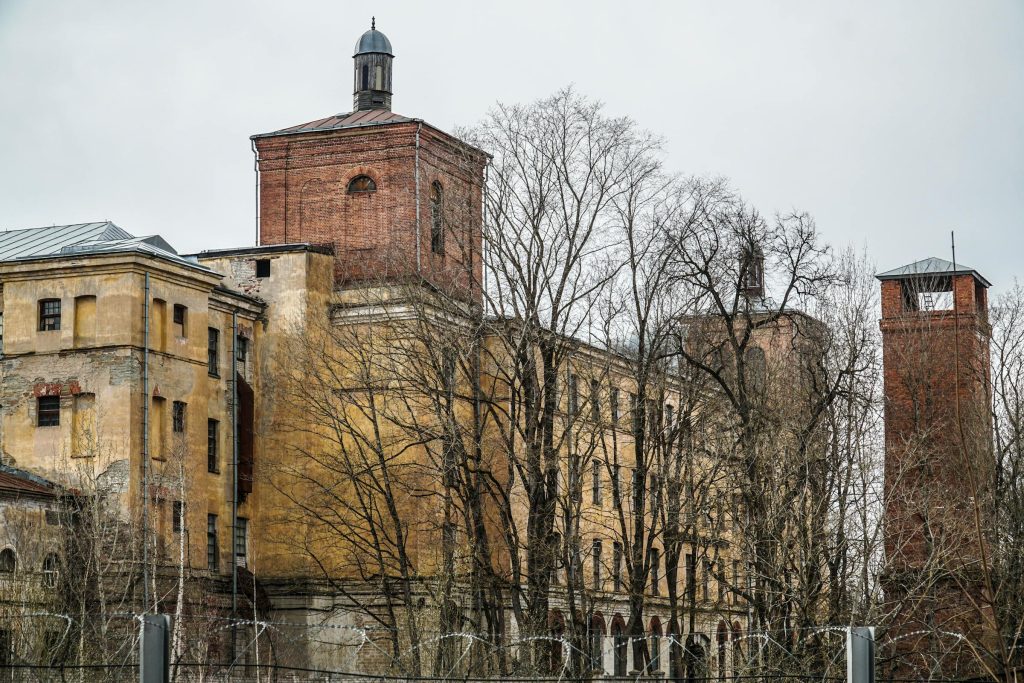 A Comprehensive Guide to Securing a Loan in Estonia: Comparing LHV Pank, Bigbank, and Alternative Lenders - Como solicitar empréstimo na Estônia