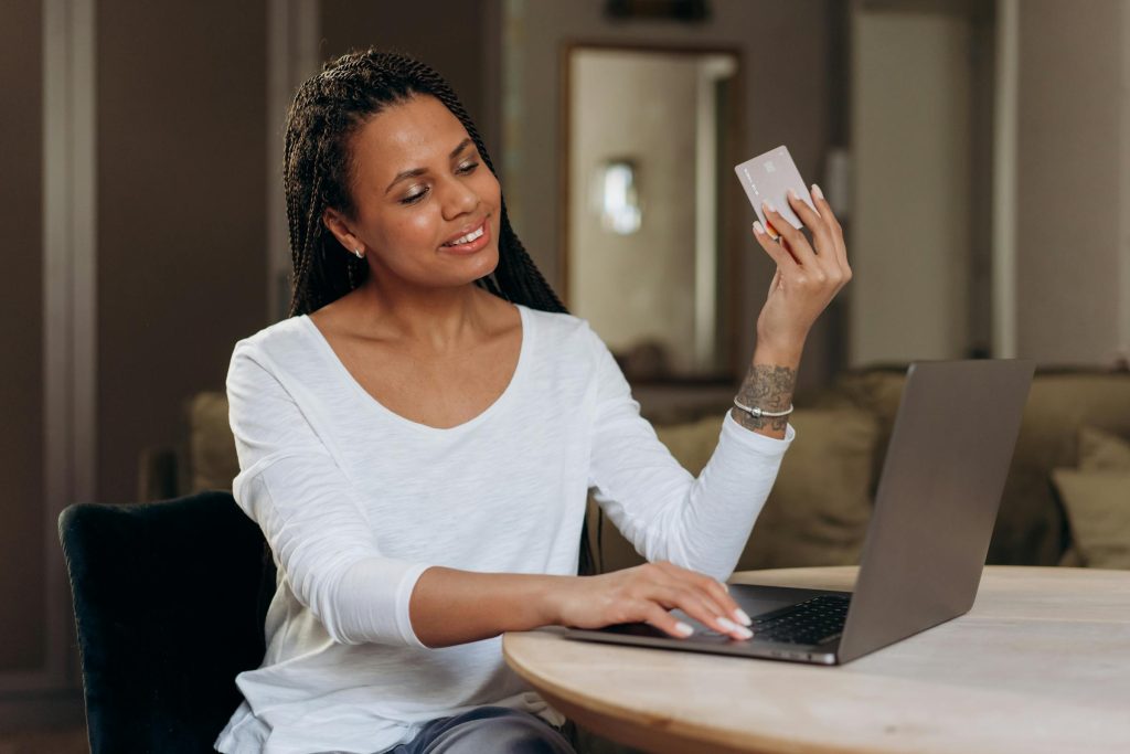 Navigating Easy Credit Solutions in Slovenia: Insights from INTECH, MBILLS, and More - Cartão de crédito fácil & Aprovação para Eslovênia