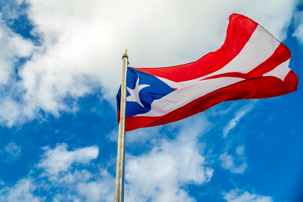 Banking Beyond Borders: How Banco Santander and Caribe Federal Credit Union Can Help You Finance Your Dreams in Puerto Rico - Como solicitar empréstimo no Porto Rico