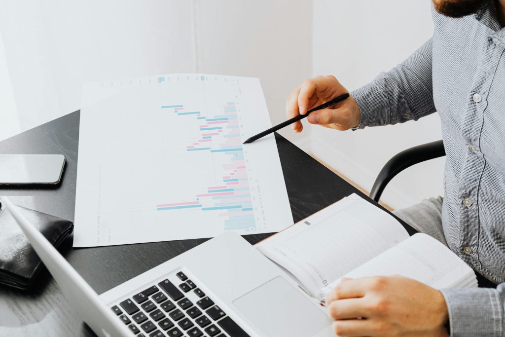 Navigating the French Job Market: Insights on Employment Opportunities with Leading Companies like TotalEnergies and EDF - Melhores oportunidade de emprego na França